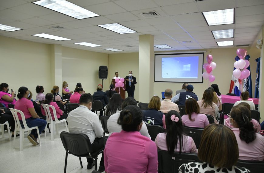 Regional de Salud imparte charla a propósito del Día Mundial de la Lucha contra el Cáncer de Mama