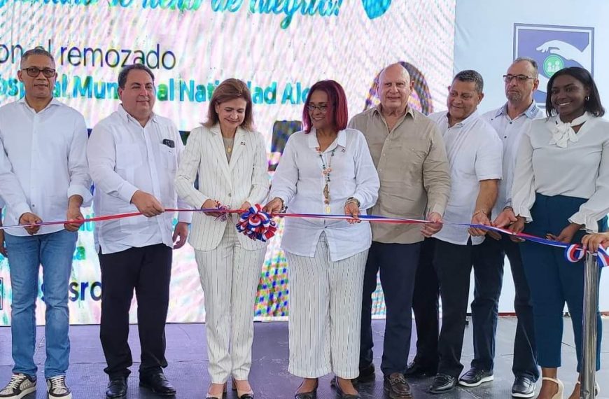 Vicepresidenta entrega Hospital Municipal El Limón y el Centro de Primer Nivel Rancho Español en Samaná