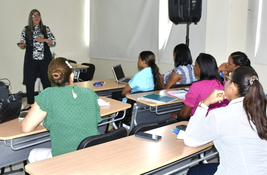 SRSND fortalece competencias del personal y promueve ambiente laboral más eficiente