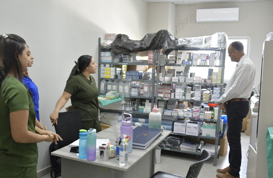 Director del SRSND inspecciona Centro Diagnóstico y Atención Primaria en Tenares
