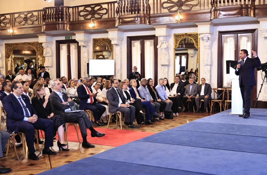 Presidente Luis Abinader encabeza presentaci&oacute;n de avances en salud mental a nivel nacional