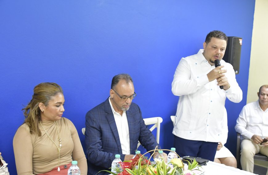 Doctor Santiago Hidalgo asume como nuevo director del Hospital Dr. Pablo A. Paulino de Las Terrenas